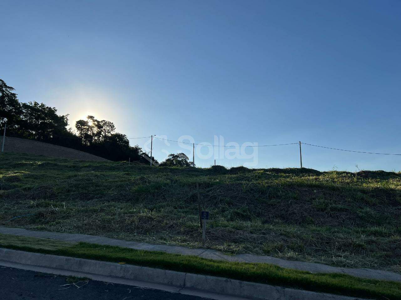 Terreno em condomínio à venda no Pinheirinho: 