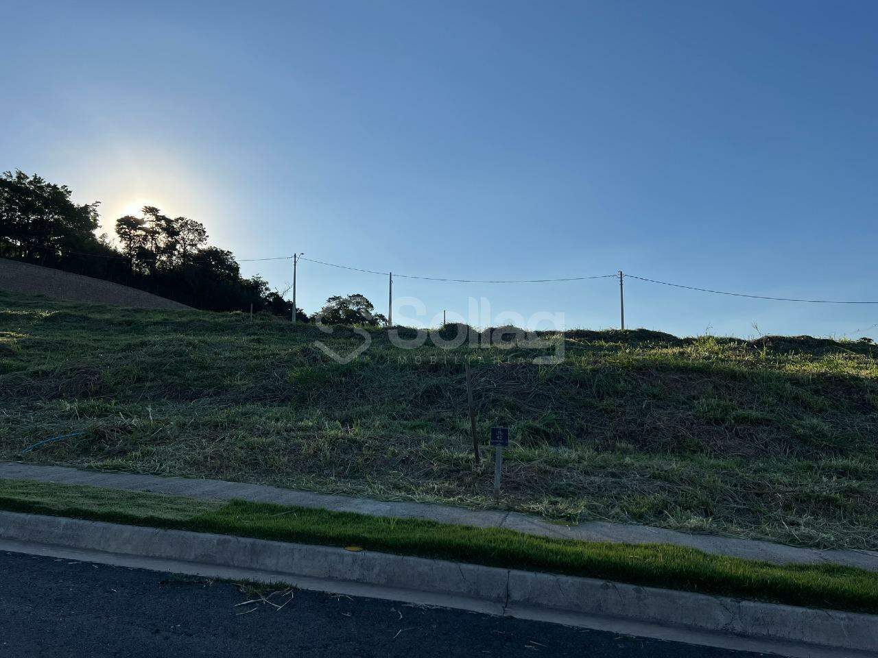 Terreno em condomínio à venda no Pinheirinho: 