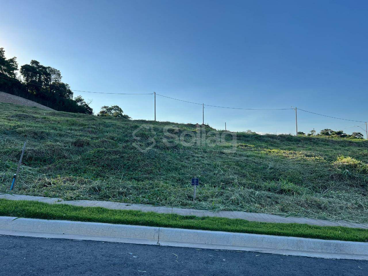 Terreno em condomínio à venda no Pinheirinho: 