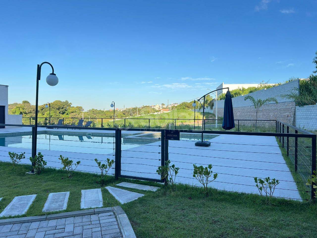 Terreno em condomínio à venda no Pinheirinho: 