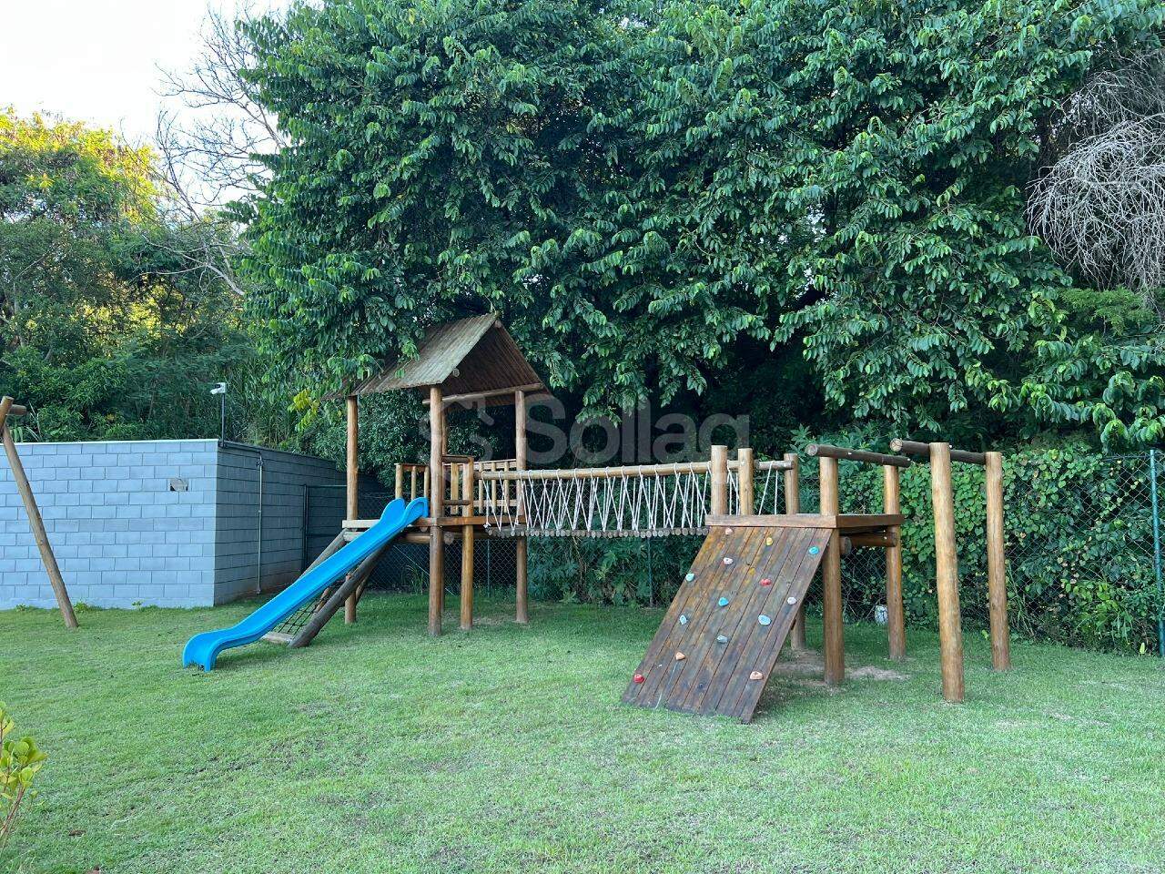 Terreno em condomínio à venda no Pinheirinho: 