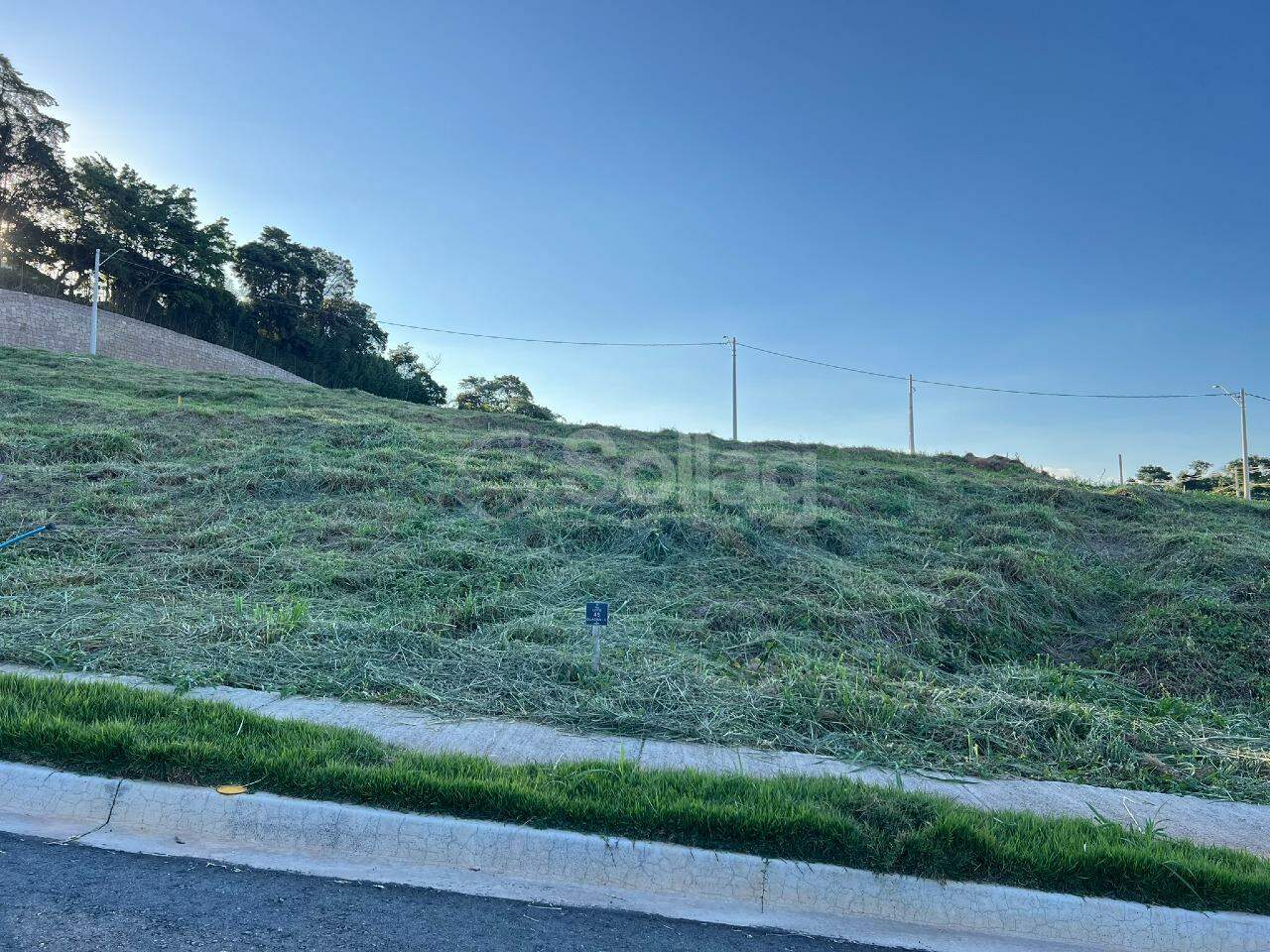 Terreno em condomínio à venda no Pinheirinho: 
