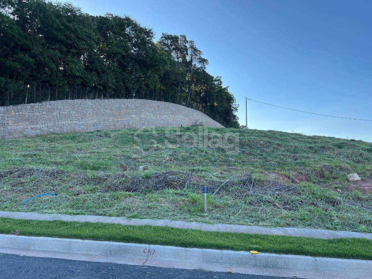 Terreno em condomínio à venda no Pinheirinho: 