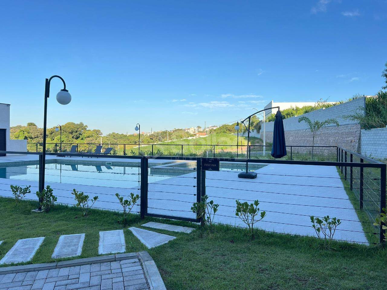 Terreno em condomínio à venda no Pinheirinho: 