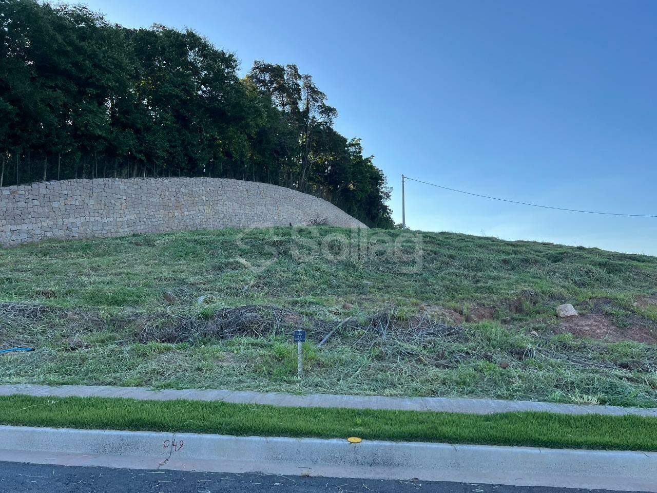 Terreno em condomínio à venda no Pinheirinho: 