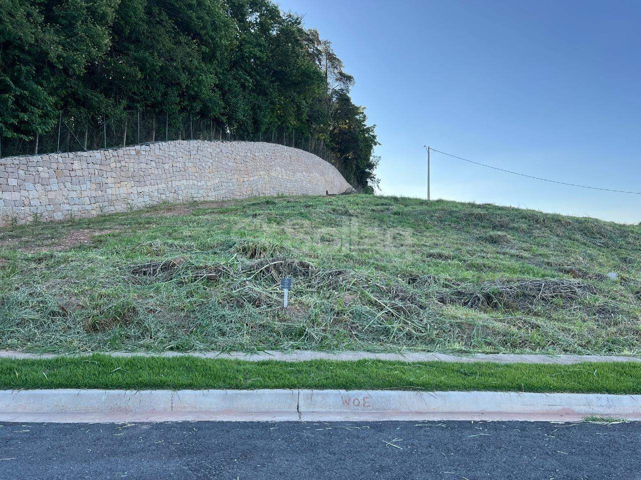 Terreno em condomínio à venda no Pinheirinho: 
