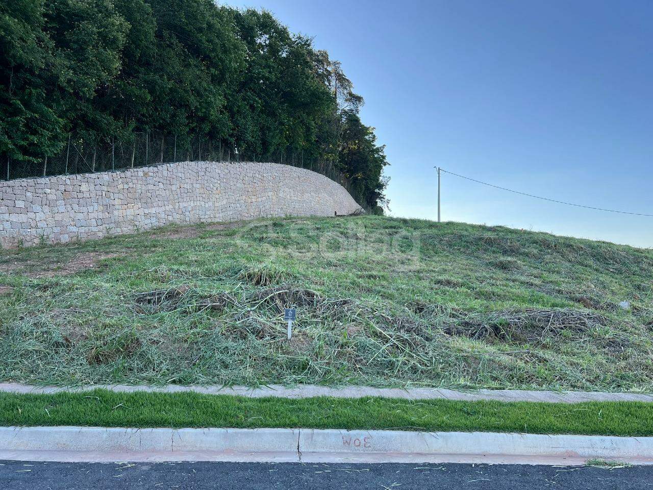 Terreno em condomínio à venda no Pinheirinho: 