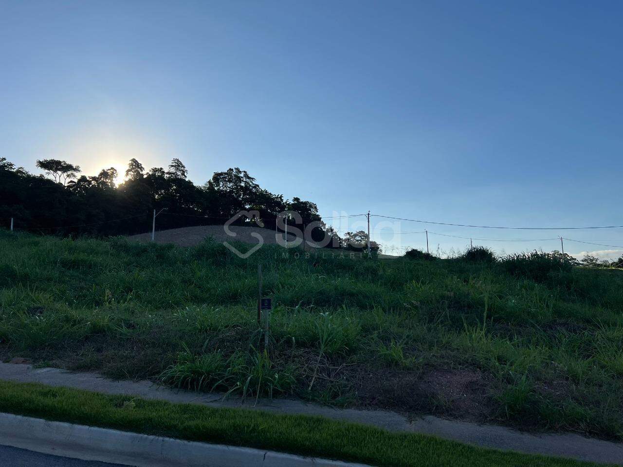 Terreno em condomínio à venda no Pinheirinho: 