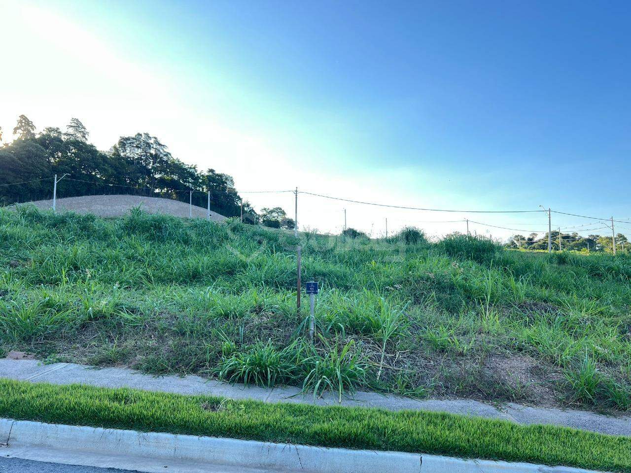 Terreno em condomínio à venda no Pinheirinho: 