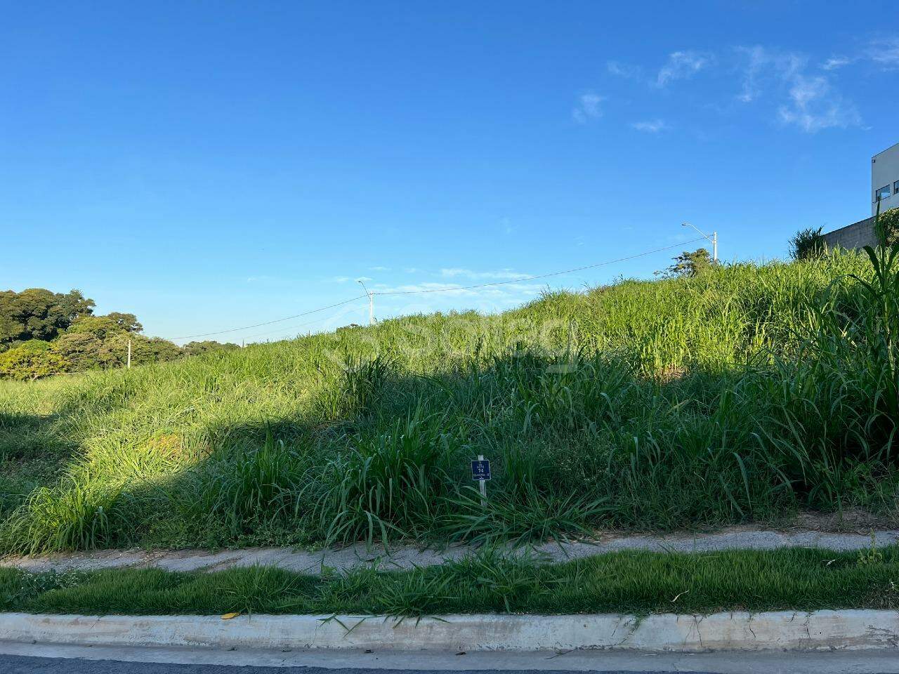 Terreno em condomínio à venda no Pinheirinho: 