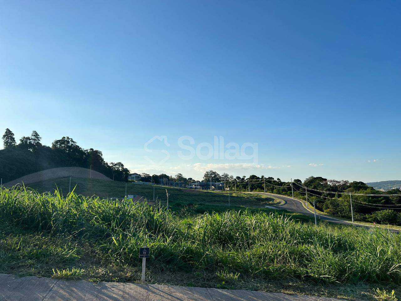 Terreno em condomínio à venda no Pinheirinho: 