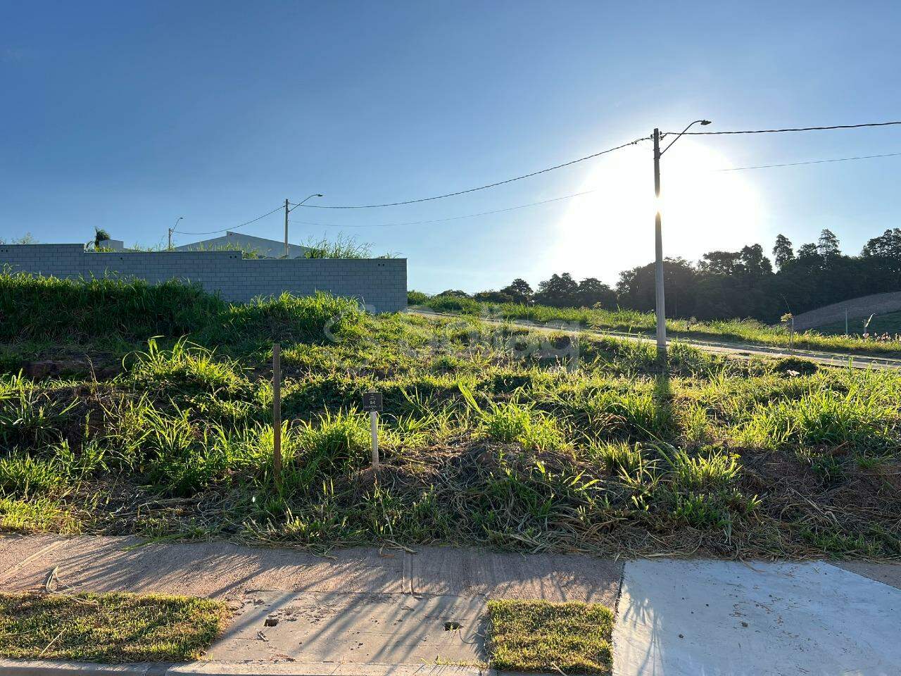 Terreno em condomínio à venda no Pinheirinho: 