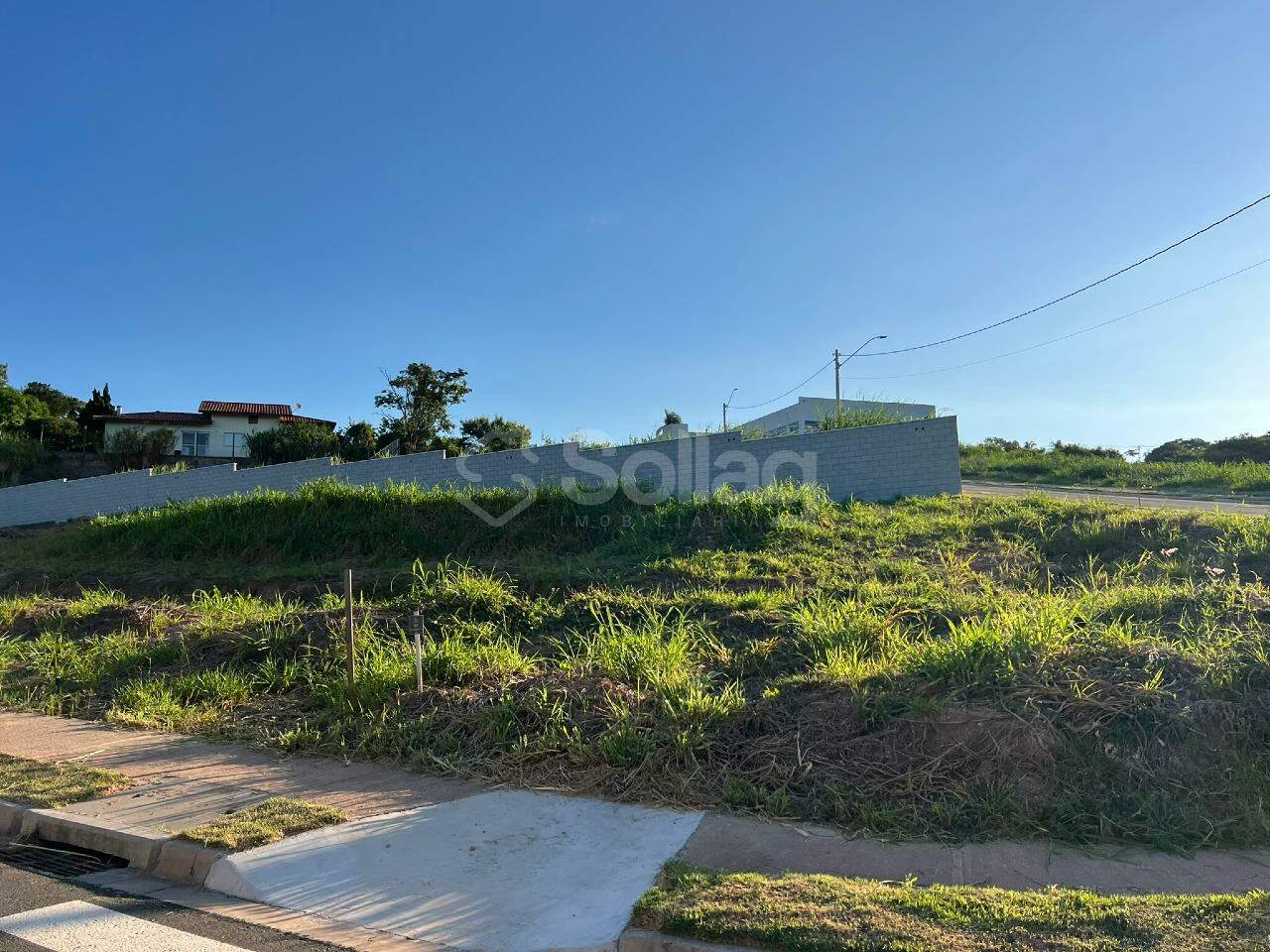 Terreno em condomínio à venda no Pinheirinho: 