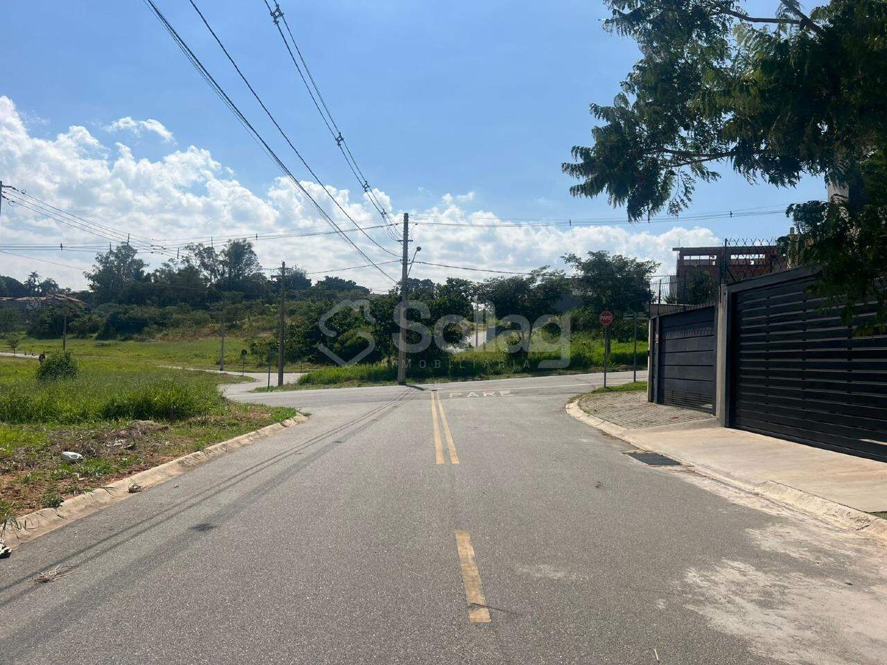Terreno em condomínio à venda no Residencial Santa Maria: 