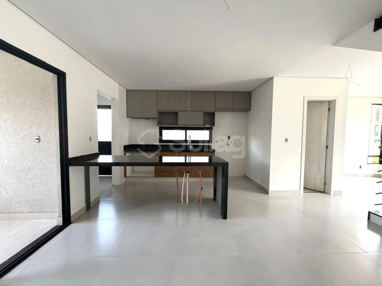 Casa em condomínio para aluguel no Mont Blanc: 