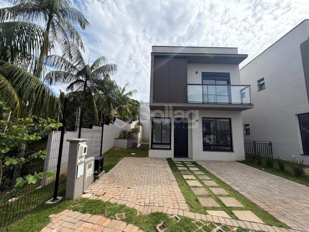 Casa em condomínio para aluguel no Mont Blanc: 