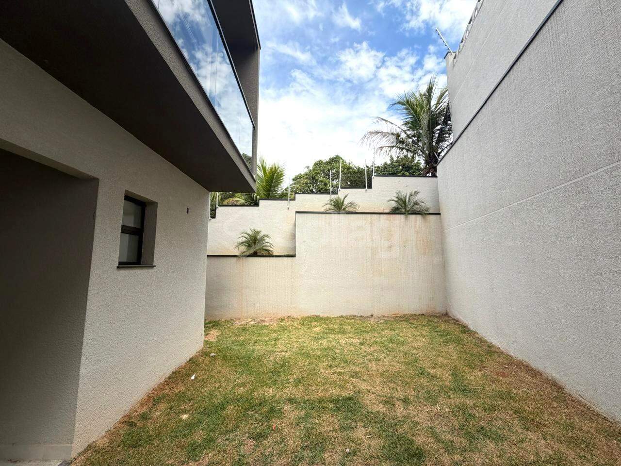 Casa em condomínio para aluguel no Mont Blanc: 