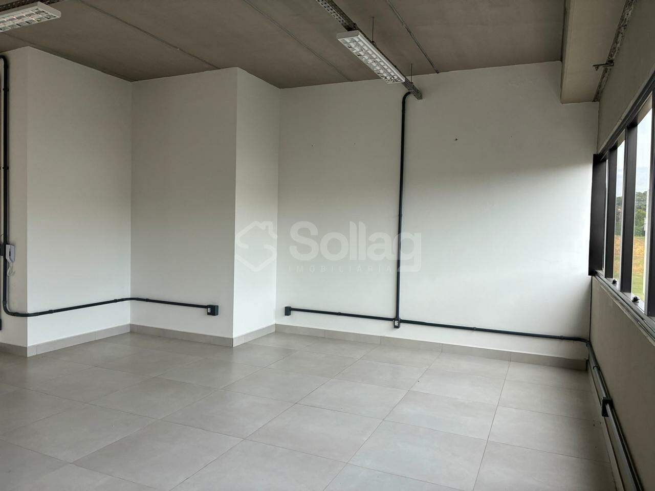 Sala para aluguel no Santa Rosa: 