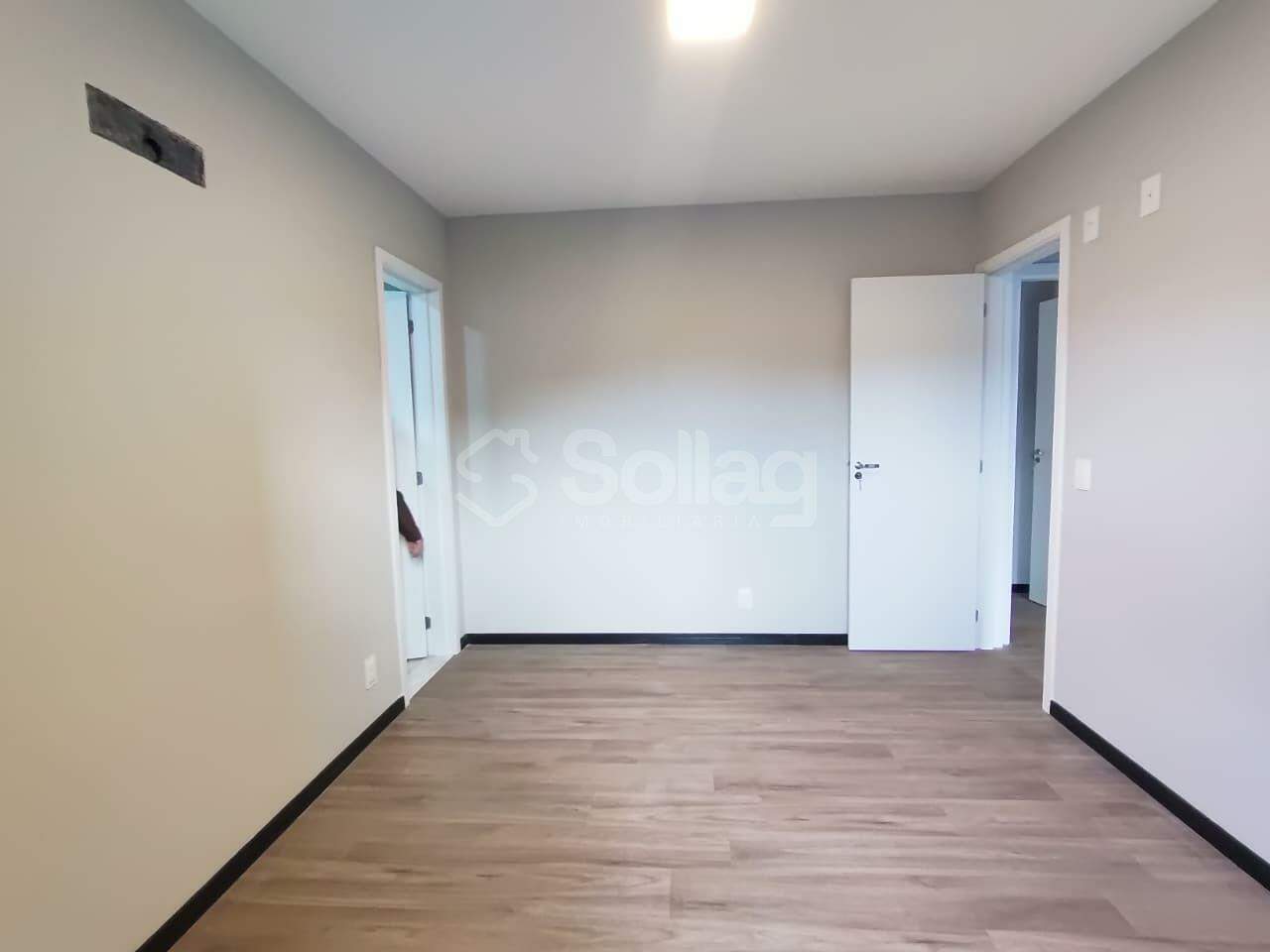 Casa em condomínio para aluguel no Vila Omizollo: