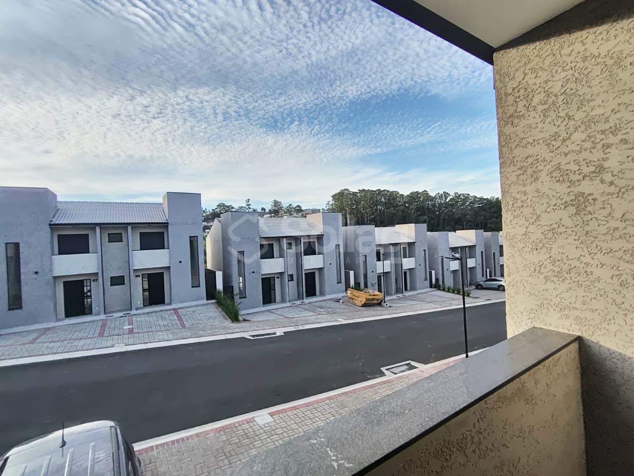 Casa em condomínio para aluguel no Vila Omizollo: