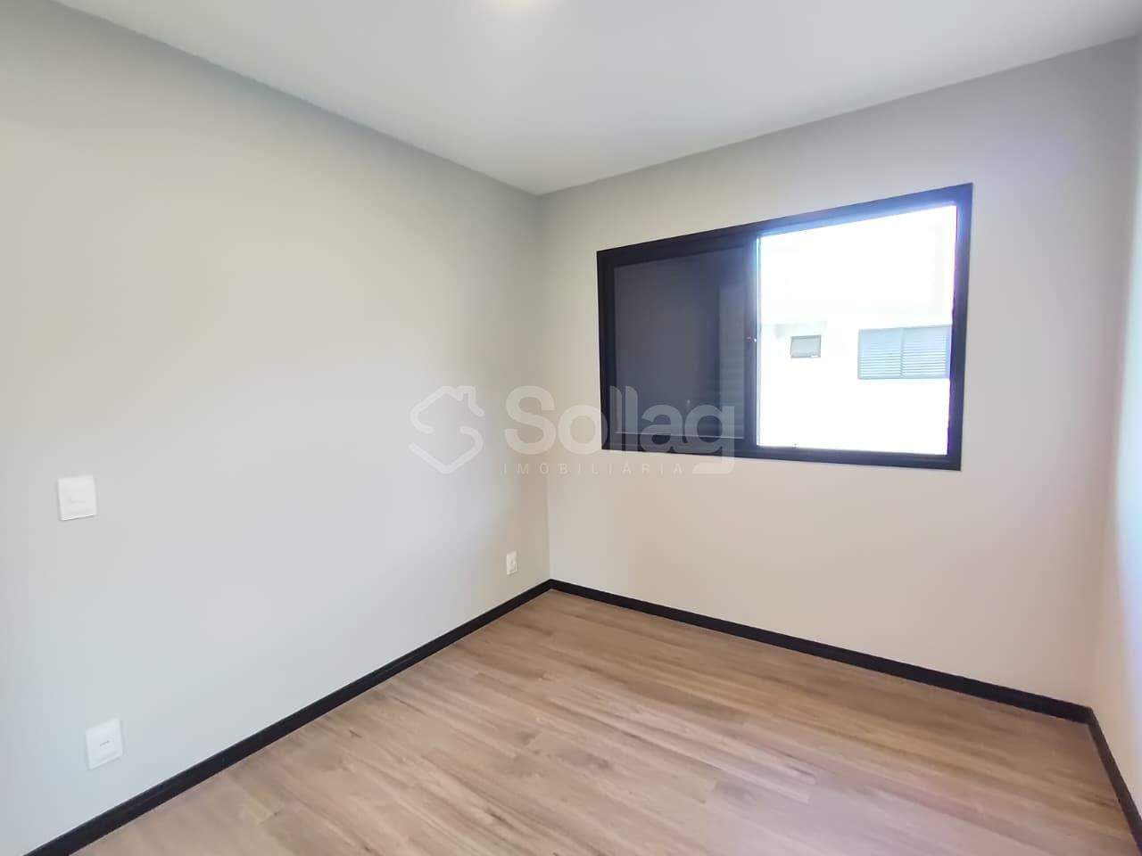 Casa em condomínio para aluguel no Vila Omizollo: