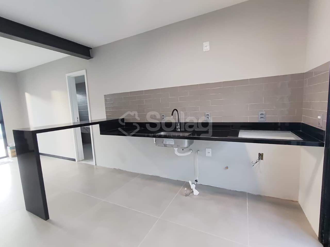 Casa em condomínio para aluguel no Vila Omizollo: