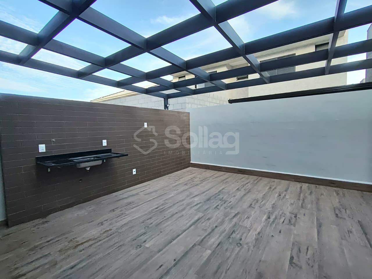 Casa em condomínio para aluguel no Vila Omizollo:
