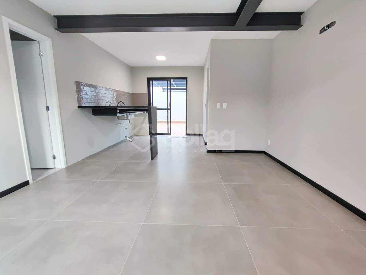 Casa em condomínio para aluguel no Vila Omizollo: