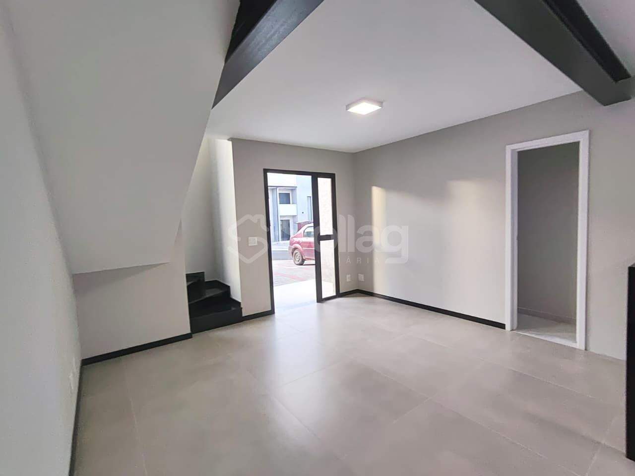 Casa em condomínio para aluguel no Vila Omizollo: