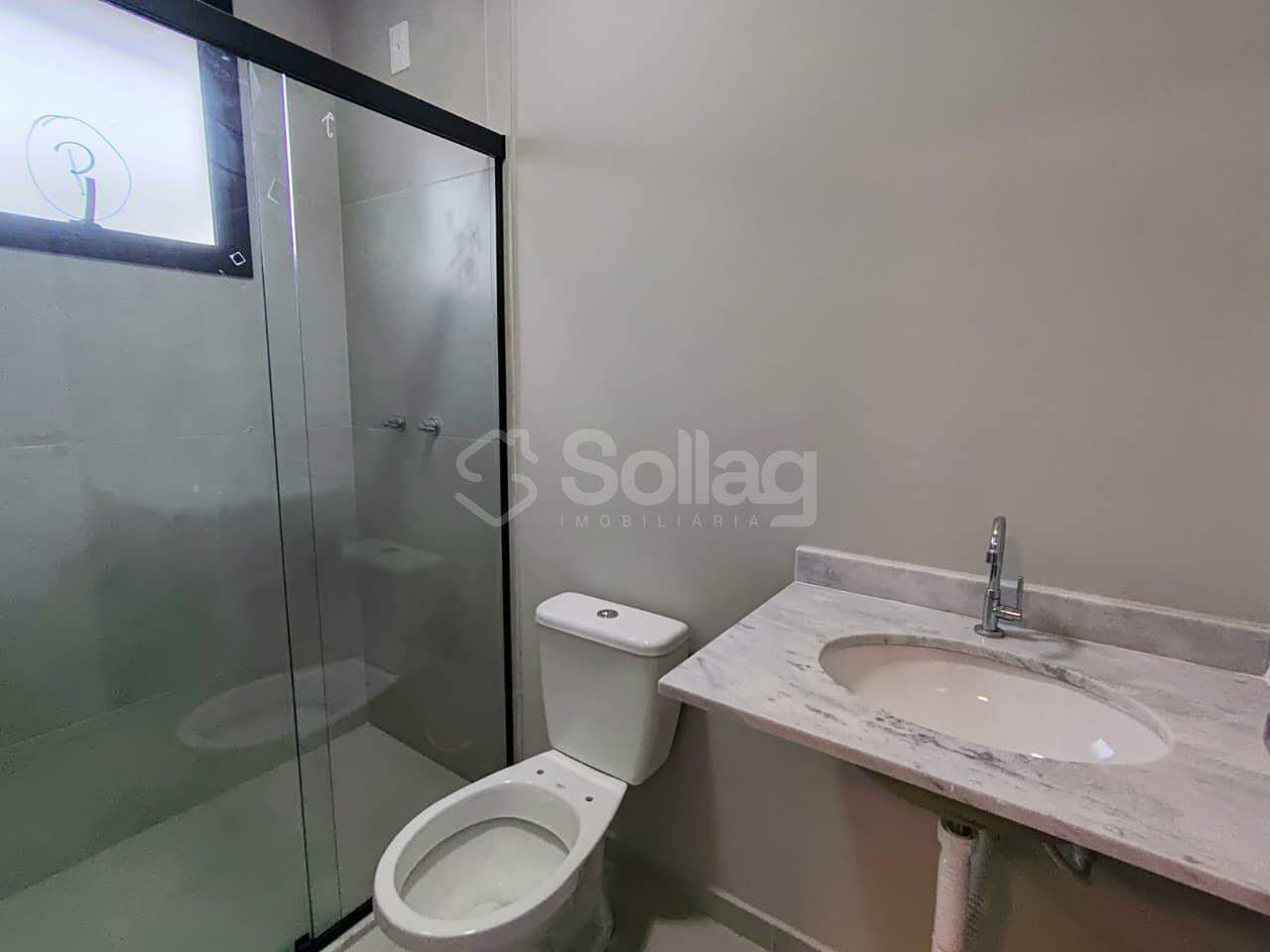 Casa em condomínio para aluguel no Vila Omizollo:
