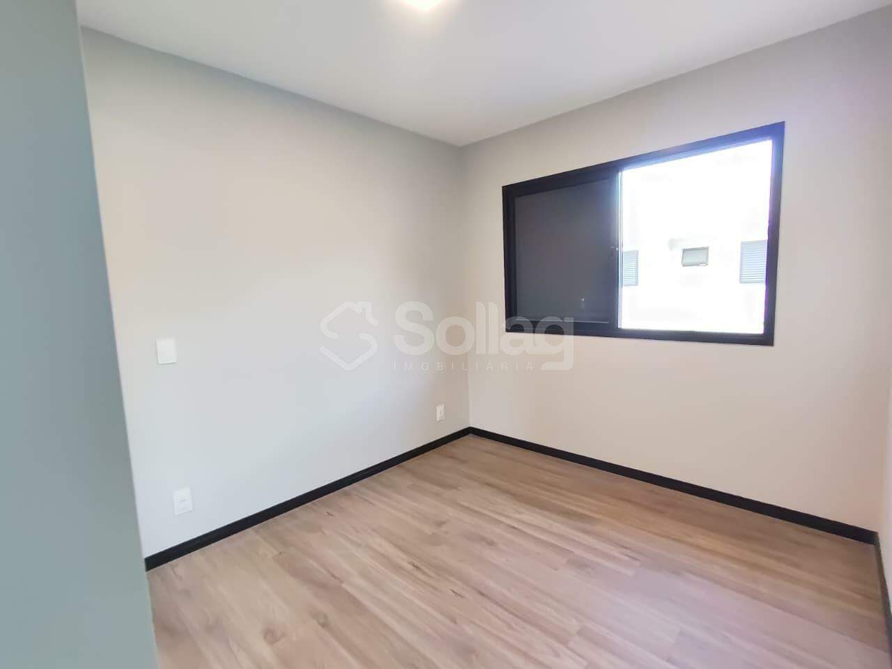 Casa em condomínio para aluguel no Vila Omizollo: