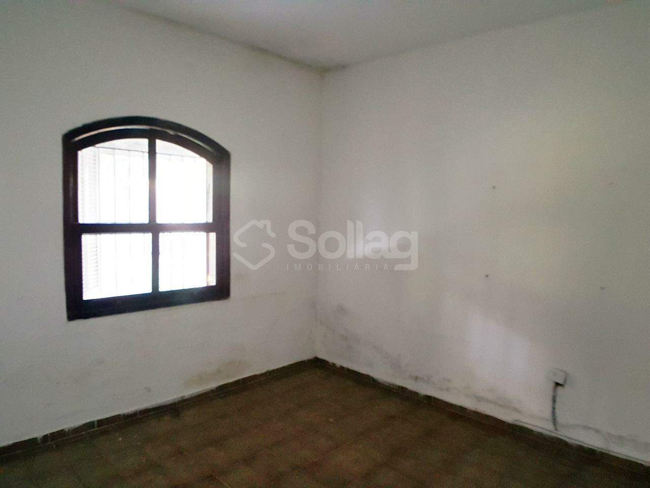 Casa à venda no Pinheirinho: