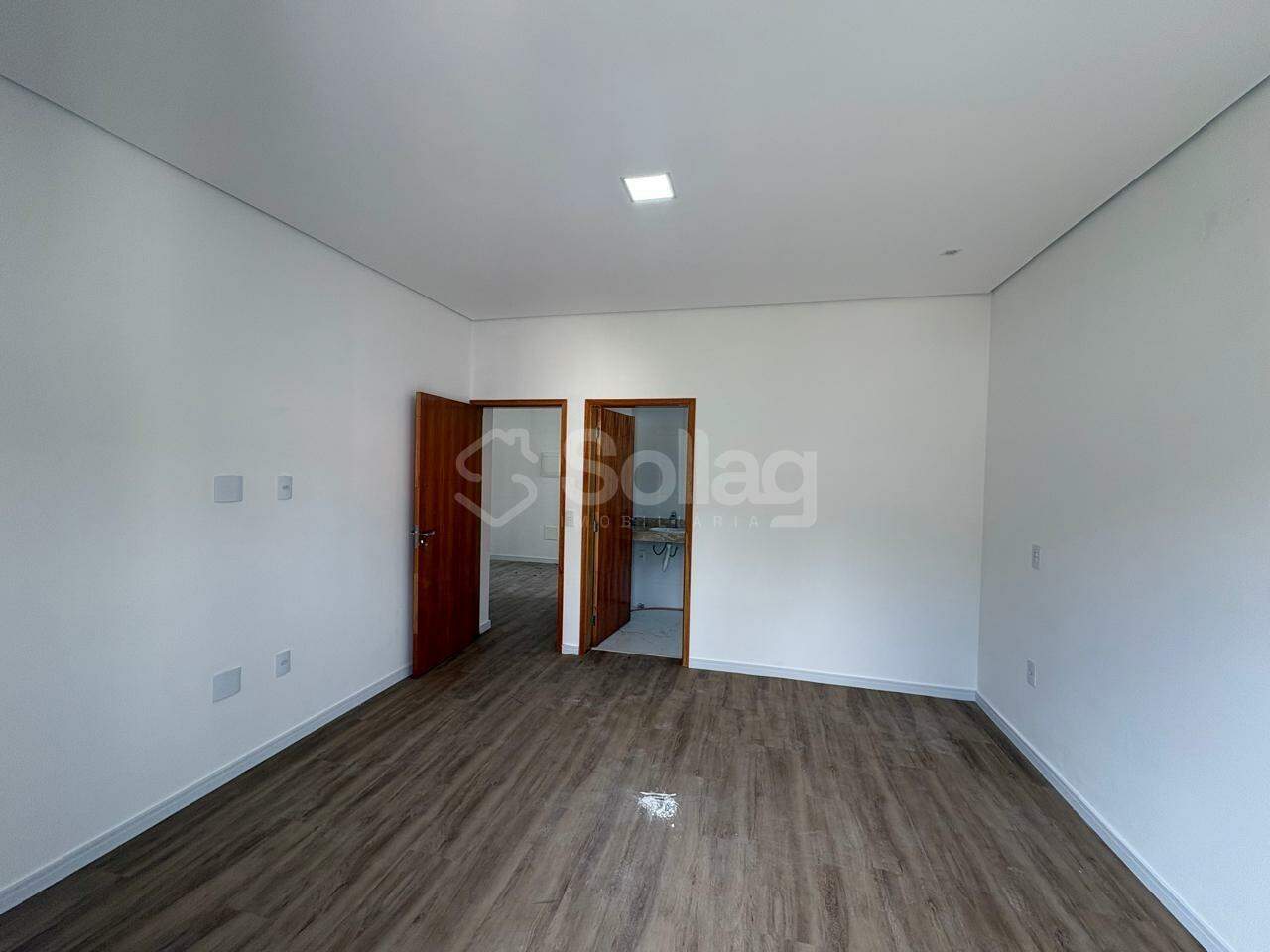 Casa à venda no Loteamento Ignácio Von Zuben. - Pinheirinho: 