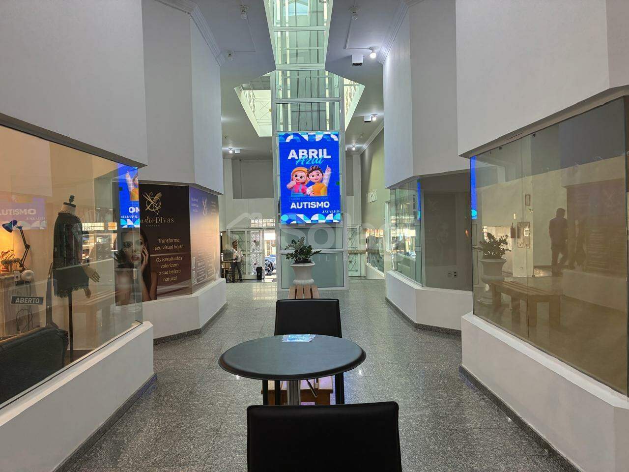 Sala para aluguel no Centro: 