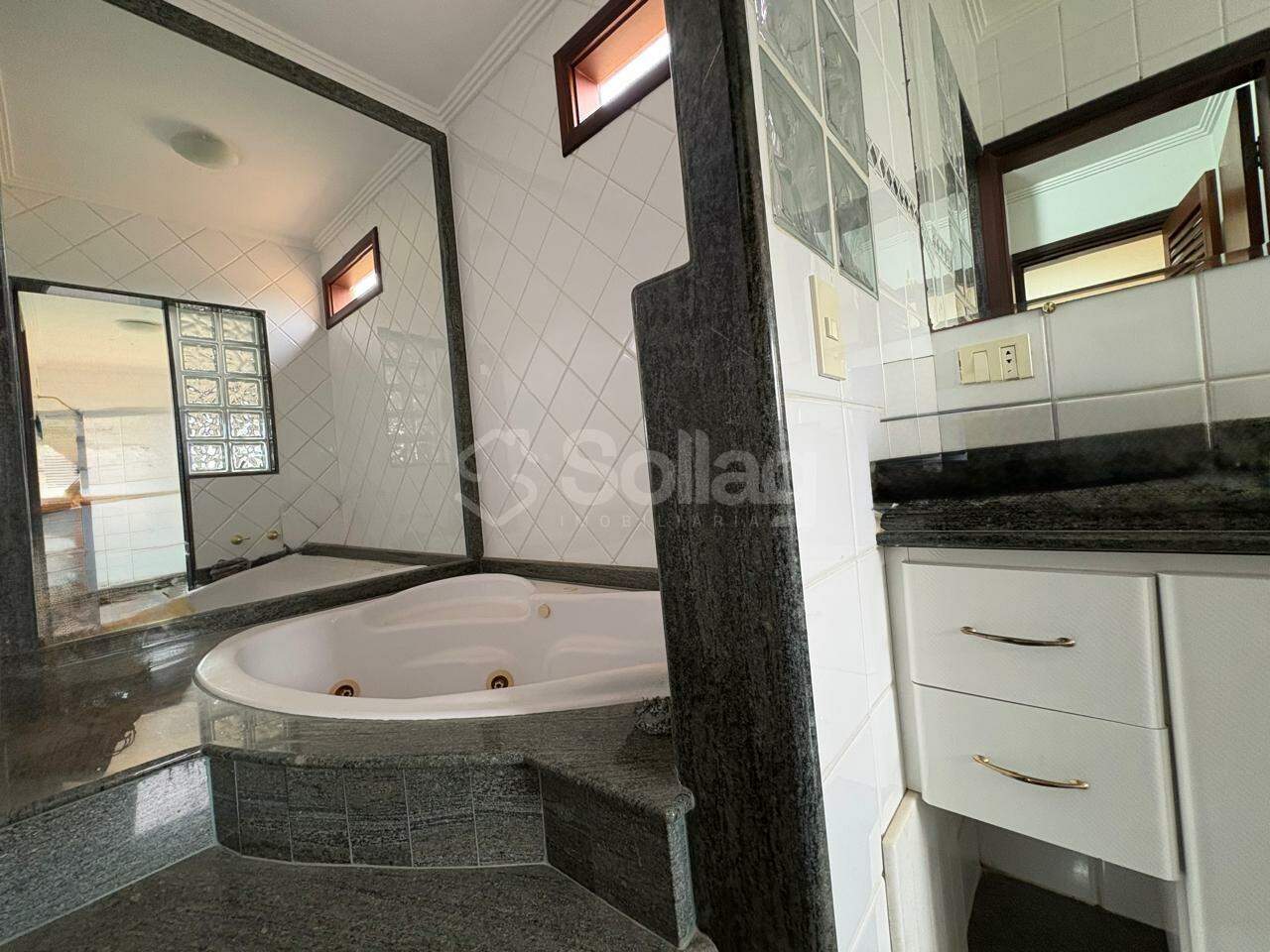 Casa em condomínio à venda no Condomínio Vista Alegre - Sede: 
