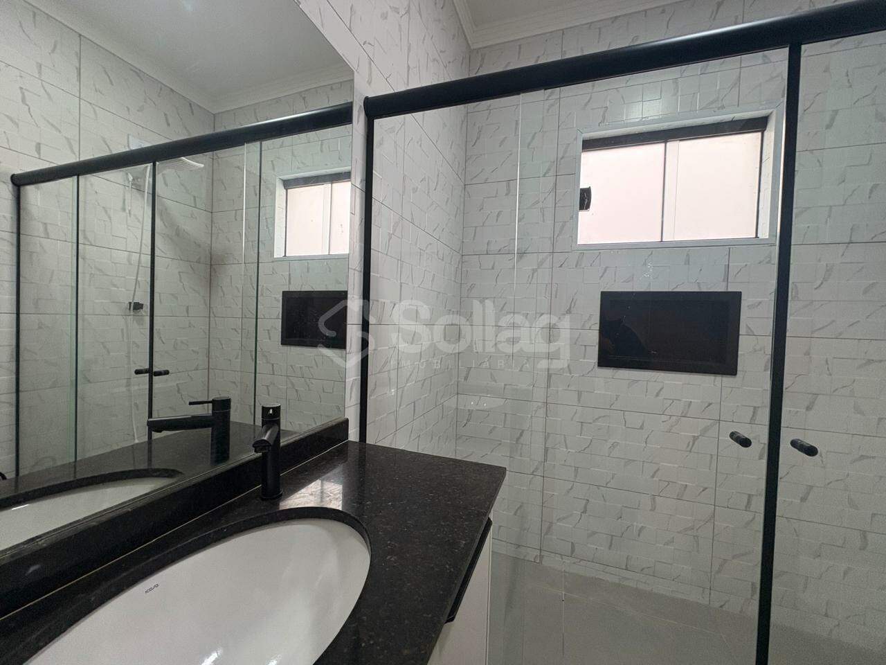 Casa em condomínio à venda no Picollo Villaggio: 