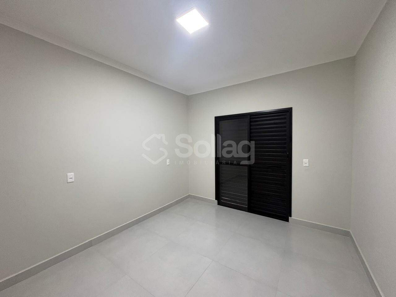 Casa em condomínio à venda no Picollo Villaggio: 