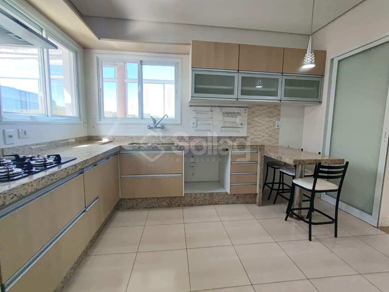Casa em condomínio para aluguel no Marambaia: