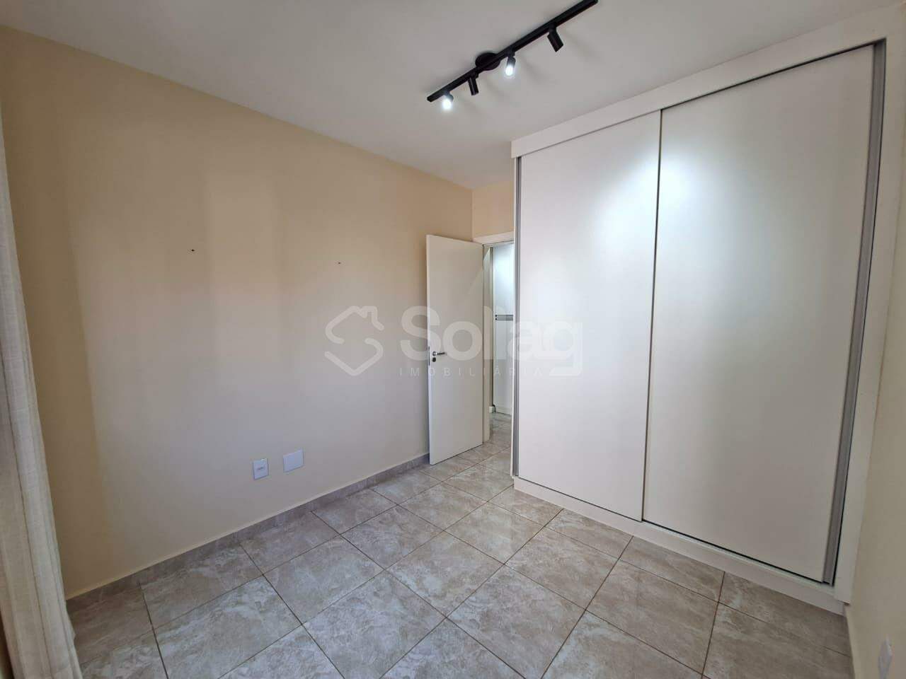 Apartamento para aluguel no Vista Alegre: 