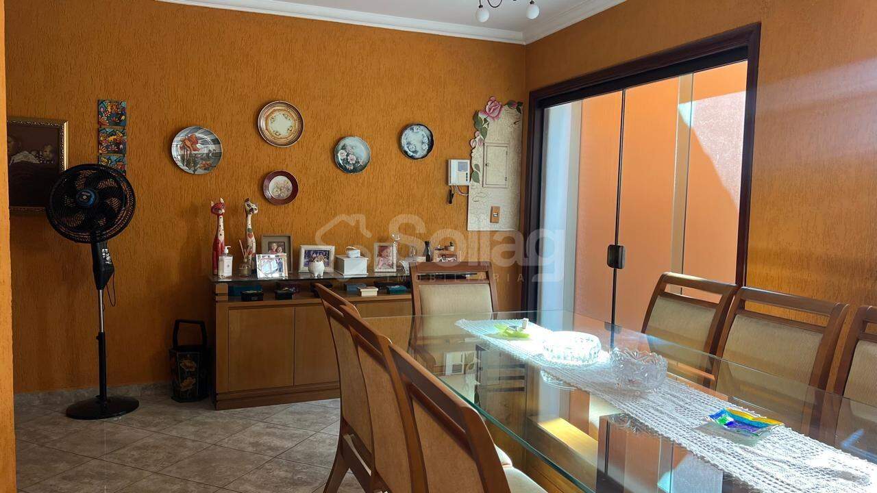 Casa à venda no Centro: 