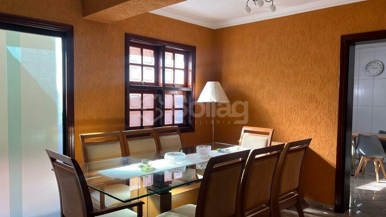 Casa à venda no Centro: 