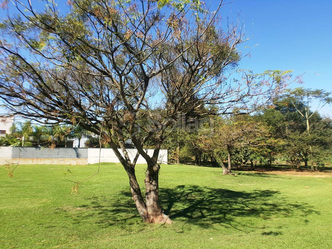Terreno em condomínio à venda no Reserva dos Vinhedos: 