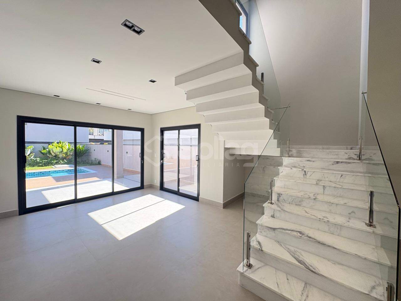Casa em condomínio à venda no Condomínio Villa do Sol: 