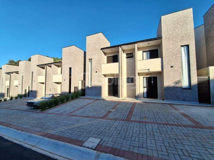 Casa em condomínio para aluguel no Vila Omizollo: 