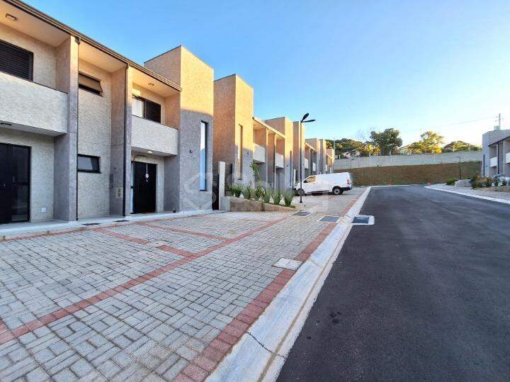 Casa em condomínio para aluguel no Vila Omizollo: 