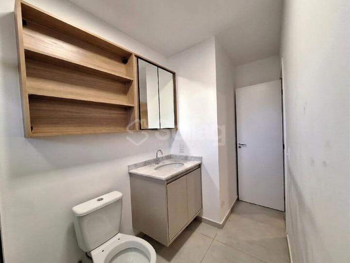 Casa em condomínio para aluguel no Vila Omizollo: 