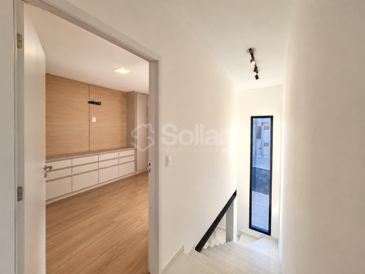 Casa em condomínio para aluguel no Vila Omizollo: 