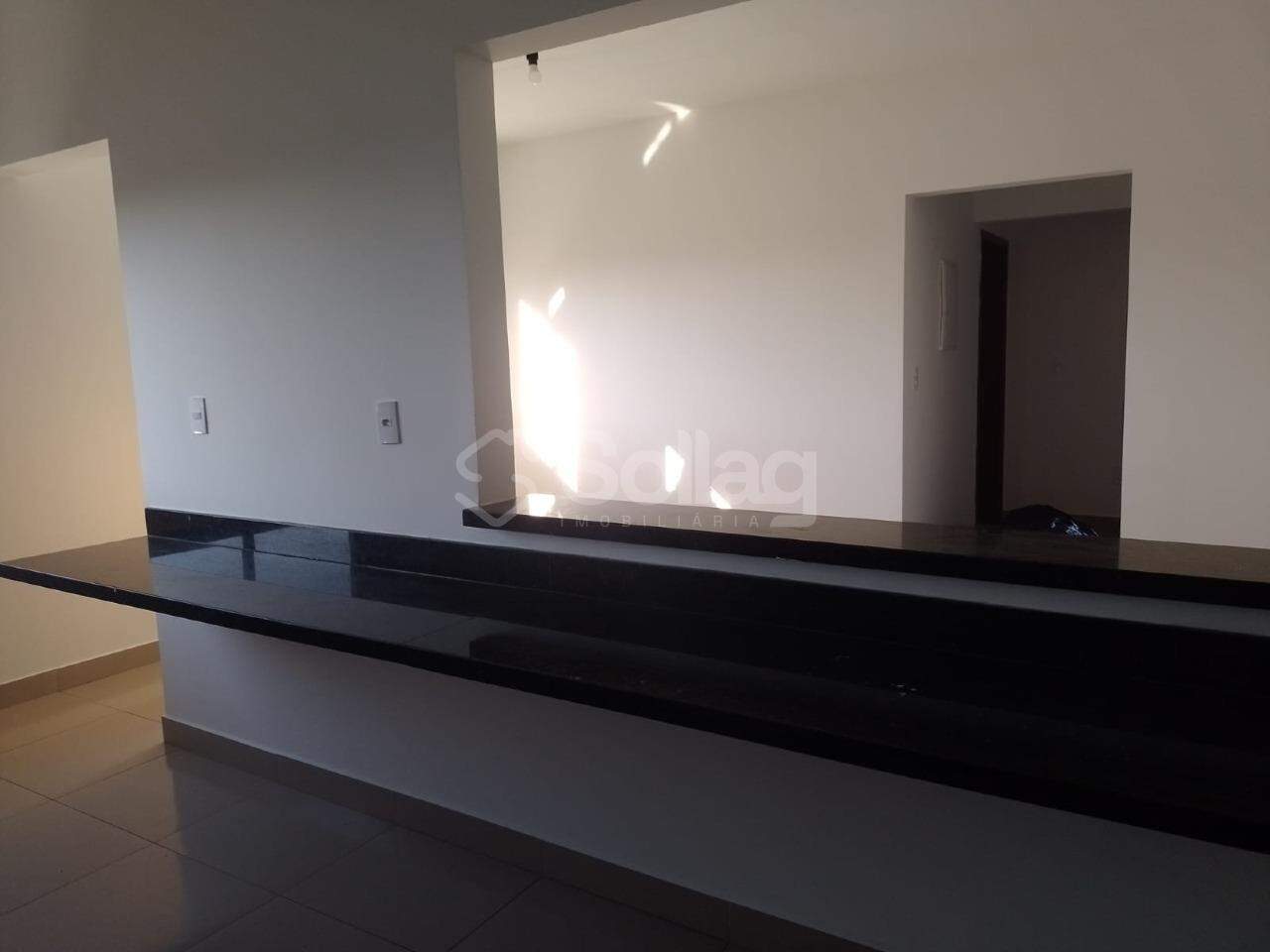 Casa para aluguel no Santa Cândida: 