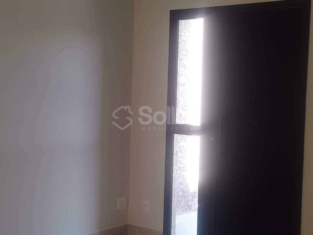 Casa em condomínio para aluguel no Vila Omizollo: