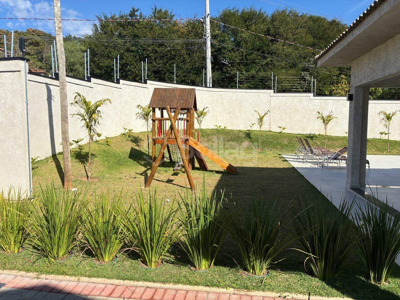 Casa em condomínio para aluguel no Vila Omizollo: